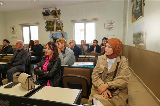 II. BAFRA SEMPOZYUMU’NDA BİLİMSEL OTURUMLAR SÜRÜYOR