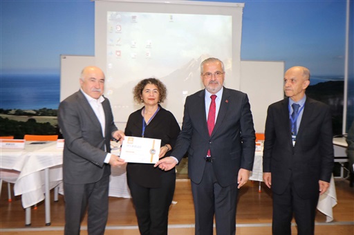 88 BİLİM İNSANI, 14 OTURUM, 68 TEBLİĞ II. BAFRA SEMPOZYUMU SONA ERDİ